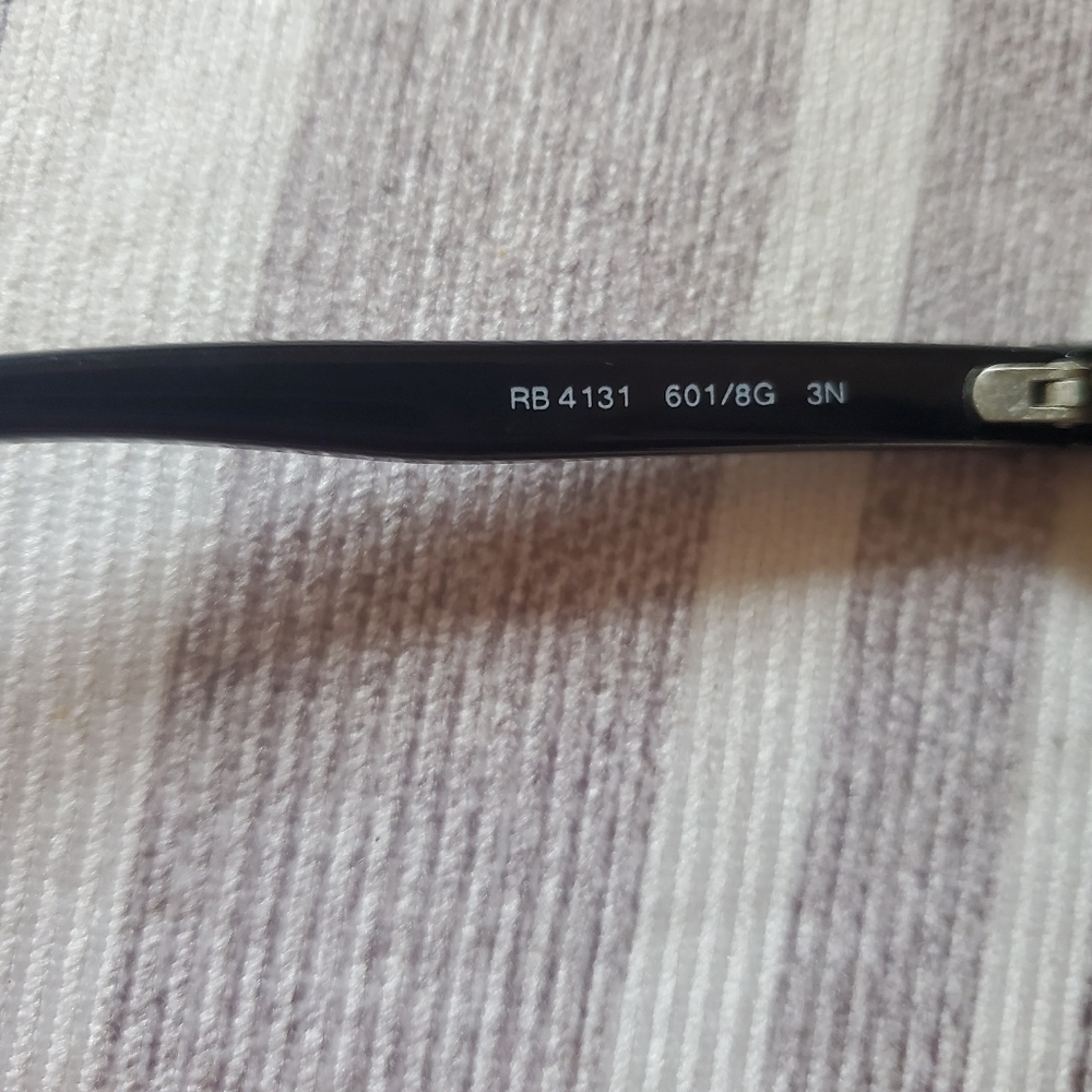 Women's Ray Bans - Picture 4 of 5